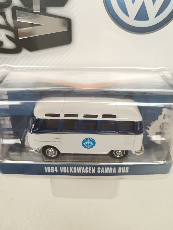 Pan Am 1964 VW Samba bus
