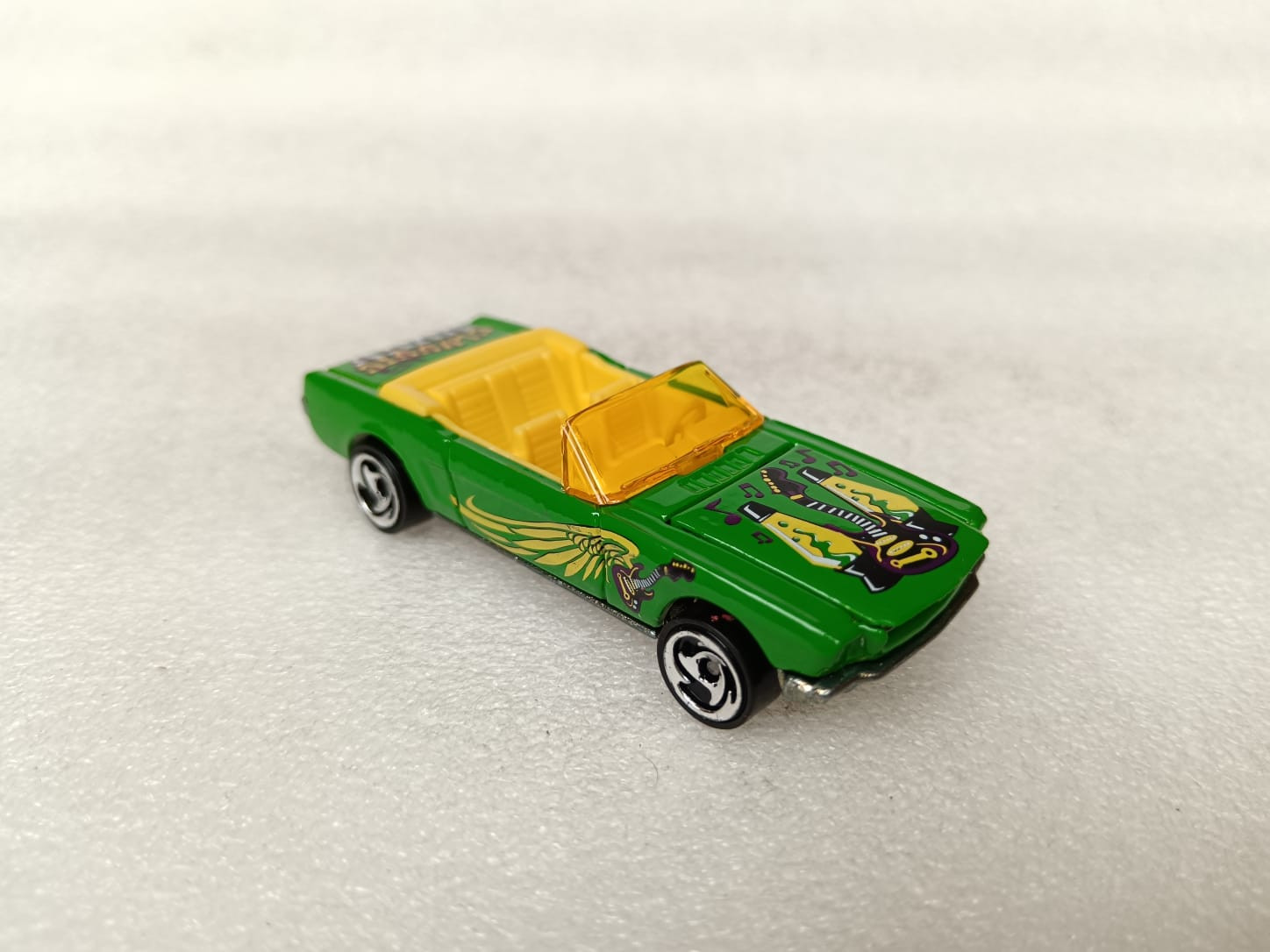 Motorin Music exclusive Ford Mustang Convertible